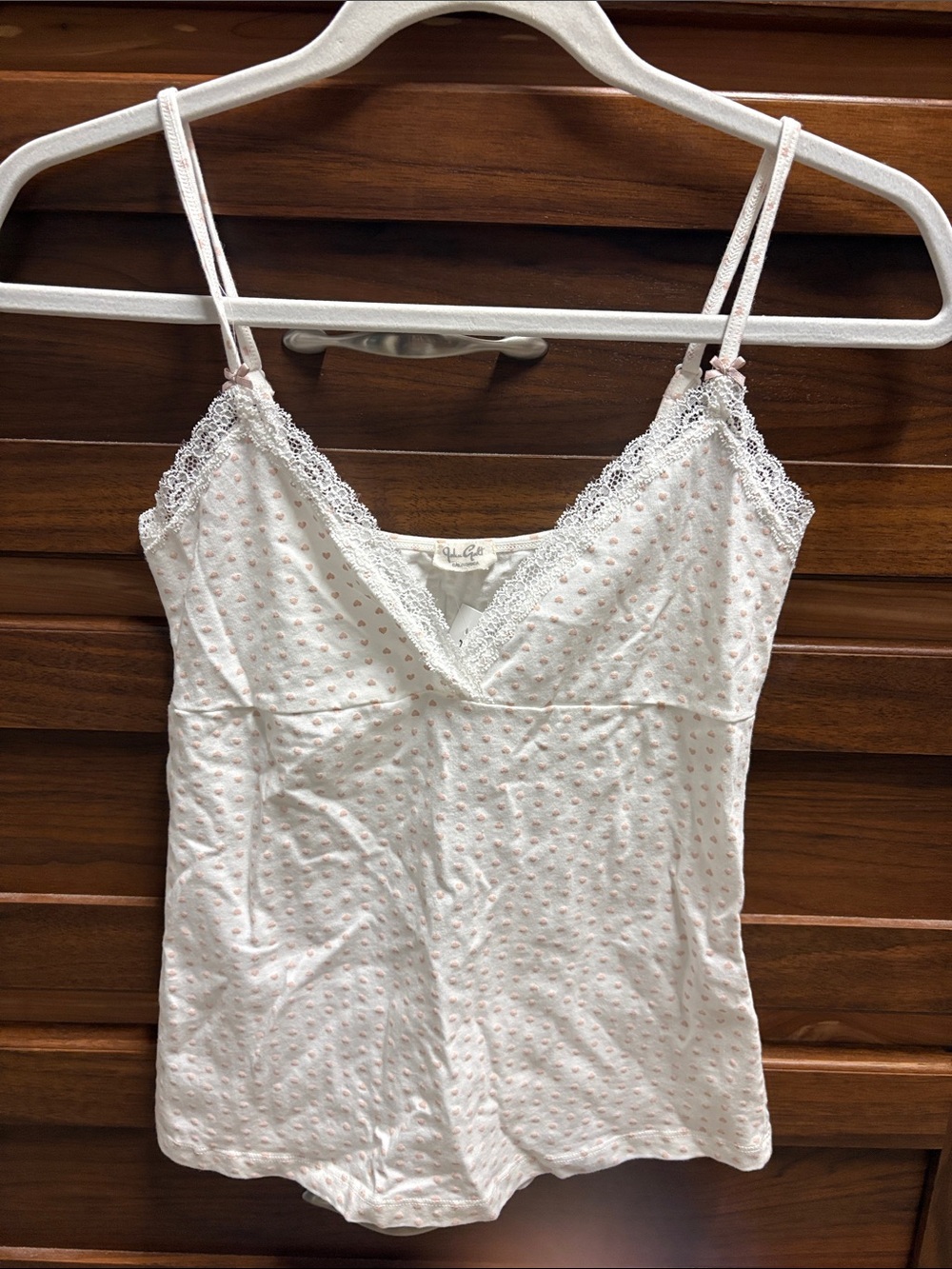 Brandy Melville NWT White Eyelet Lace-Trim Camisole with Pale Pink Hearts